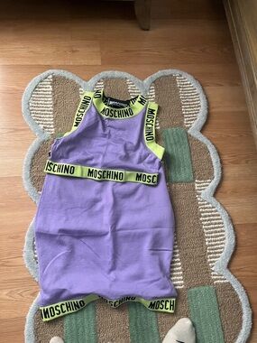 Moschino look at pic